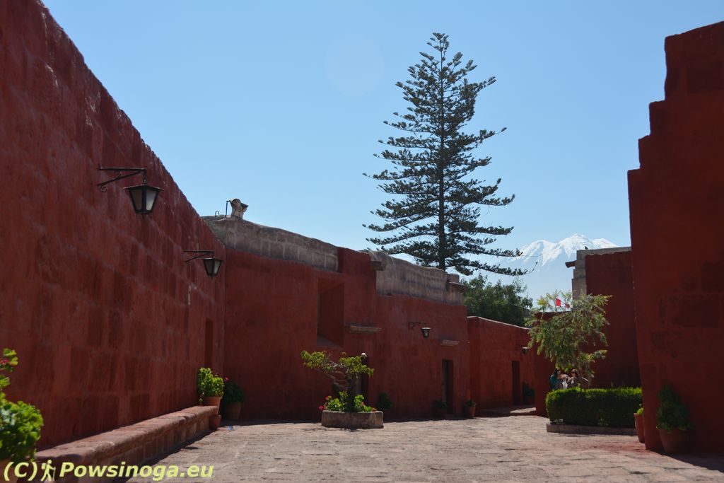 Wulkan Chachani, widok z klasztoru.